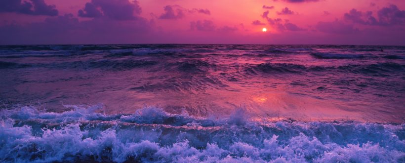 Пурпурный цвет резонирует с энергией Андромеды и чакрой Звезда души.